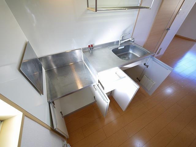 カーサ前栽のキッチン|収納スペースが豊富ですね