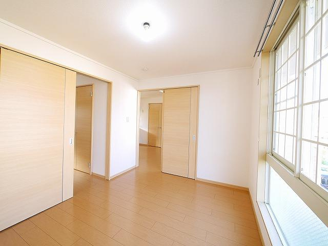 カーサ前栽の洋室|ゆったりした洋室です