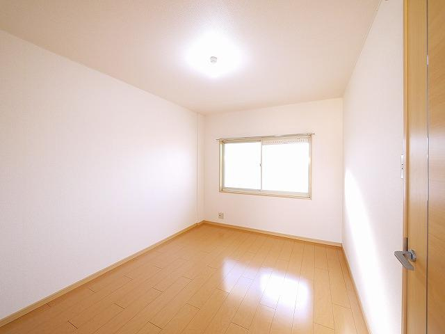 カーサ前栽の洋室|コンパクトで使いやすい洋室です