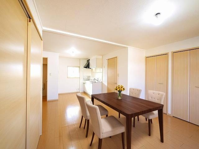 カーサ前栽の居間・リビング|CGで家具等を配置したもので家具等は含まれません