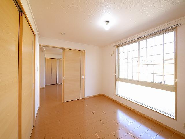 カーサ前栽の洋室|採光性も充分です