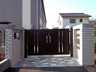 【エントランス】 | ポポラーレ