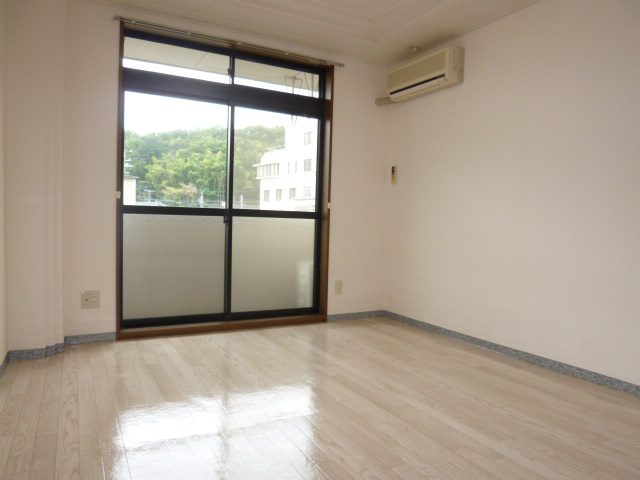 エスポワール倉敷の居間・リビング|洋室