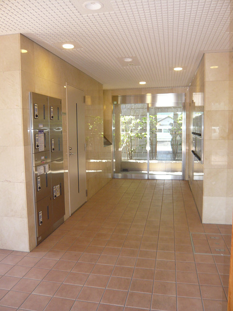 多摩市永山１丁目の賃貸マンションのエントランス|【SunAnela】