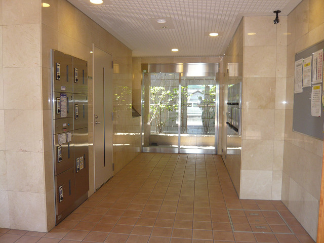 多摩市永山１丁目の賃貸マンションのエントランス|【SunAnela】