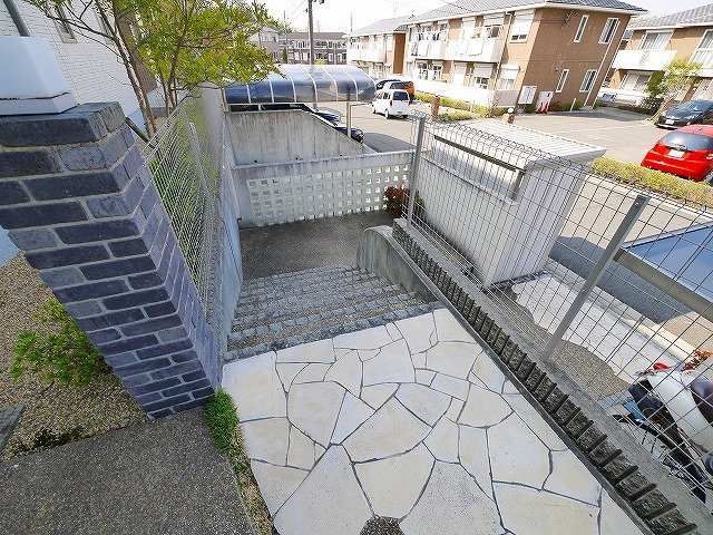 クレアールのエントランス|清潔なエントランスです