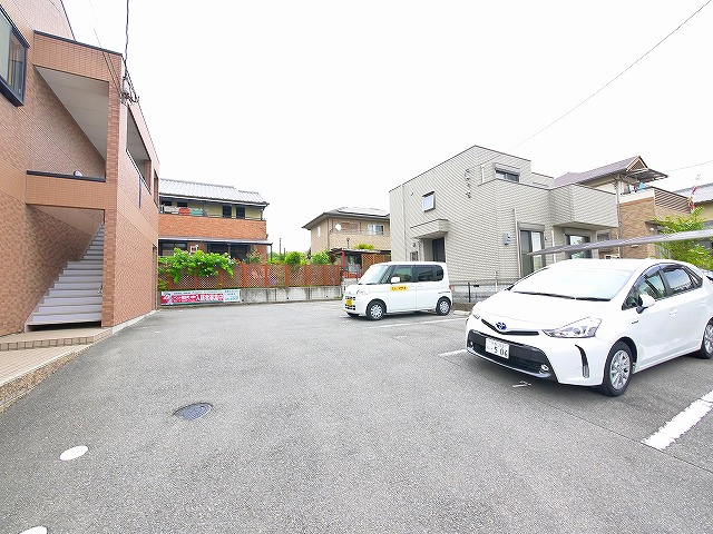 クニミＬＲの駐車場