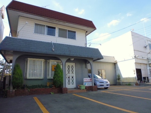 倉敷市中島の店舗一部の外観