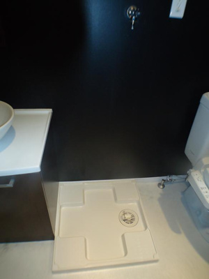 【設備】 | CREST COURT鷹取 | 洗濯機置場