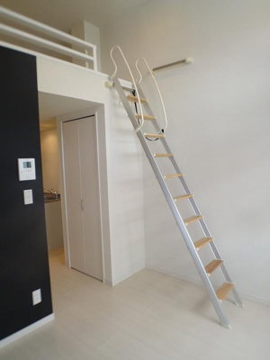 【洋室】 | CREST COURT鷹取