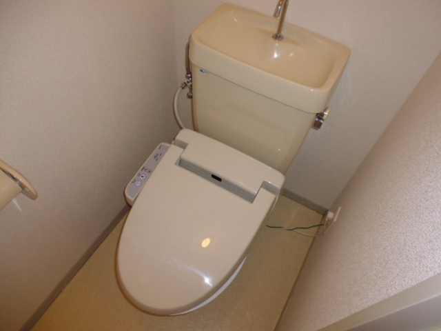 セジュール明石Ａのトイレ|シャワー付きトイレ