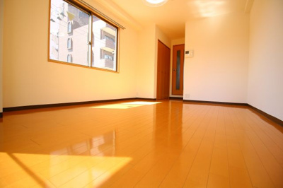 【洋室】 | アヴニール松野