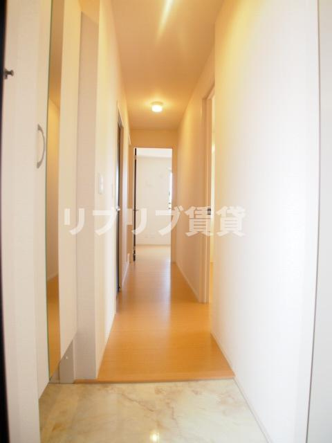 グレイス若草の玄関