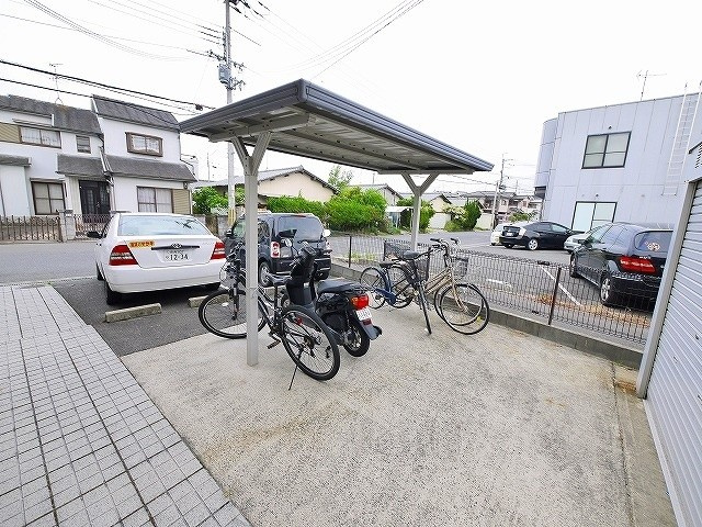 シャトレ中山のその他共用部分|駐輪場