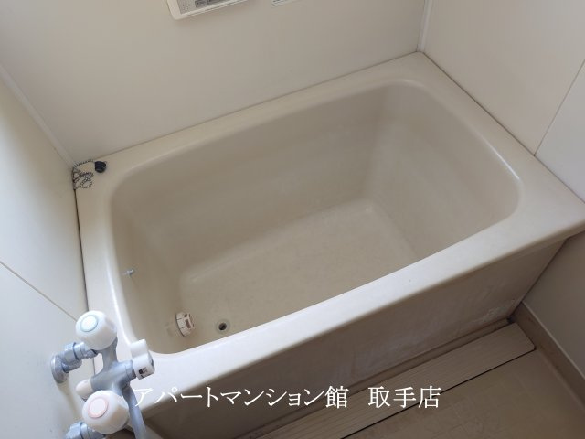 ウエストハウスＢの浴室