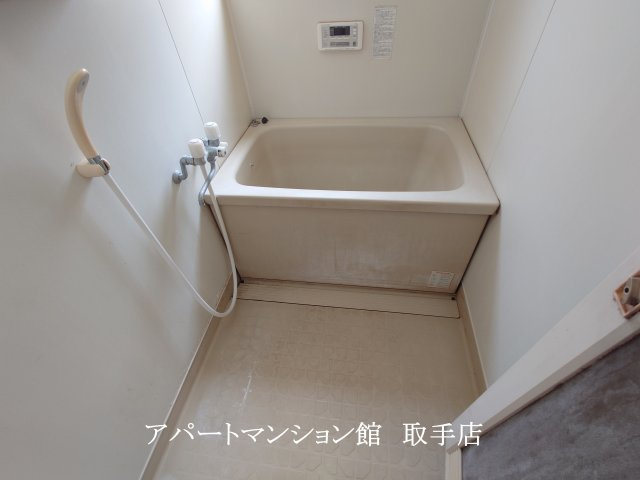 ウエストハウスＢの浴室