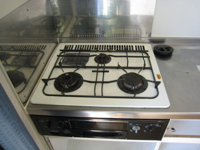 【キッチン】 | ミカドB | 3口ガスコンロ・グリル付き！