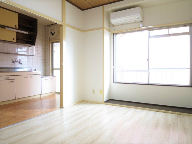 荒井ビルの寝室
