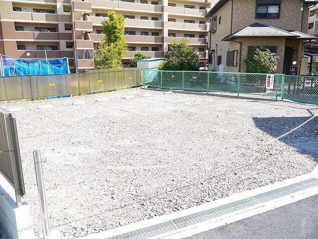 神吉一戸建の駐車場