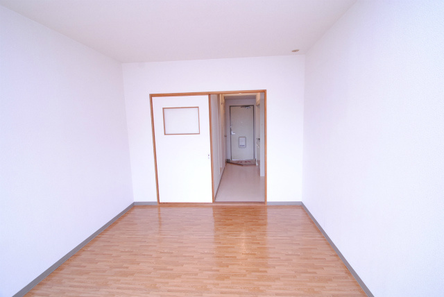 第2秋葉ビルの居間・リビング|同型物件　イメージ写真