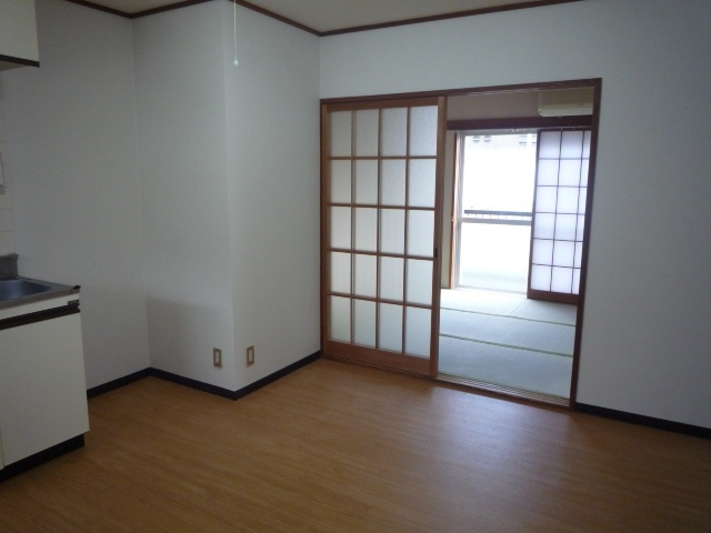 ハイツ北原Ⅲ号館の居間・リビング