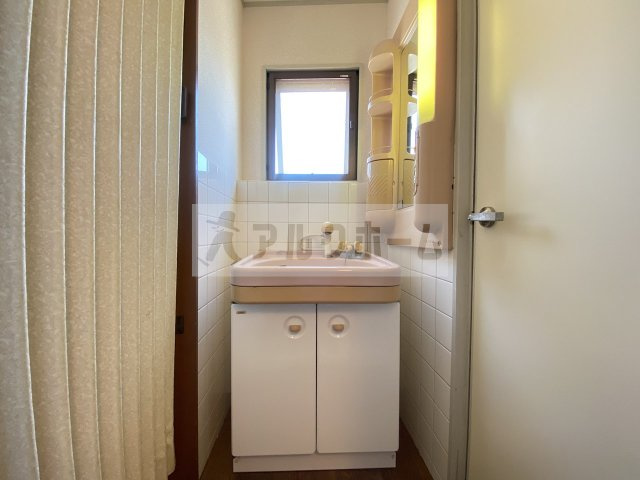 乾マンションの洗面所|乾マンション（柏原市国分本町）　洗面台