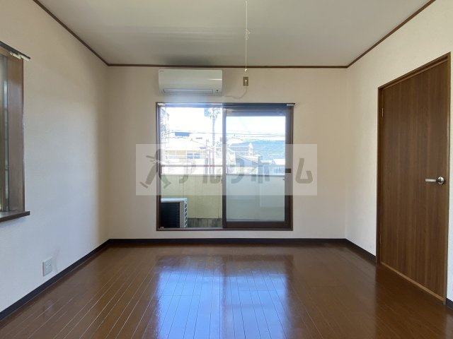 乾マンションの居間・リビング|乾マンション（柏原市国分本町）　居室スペース