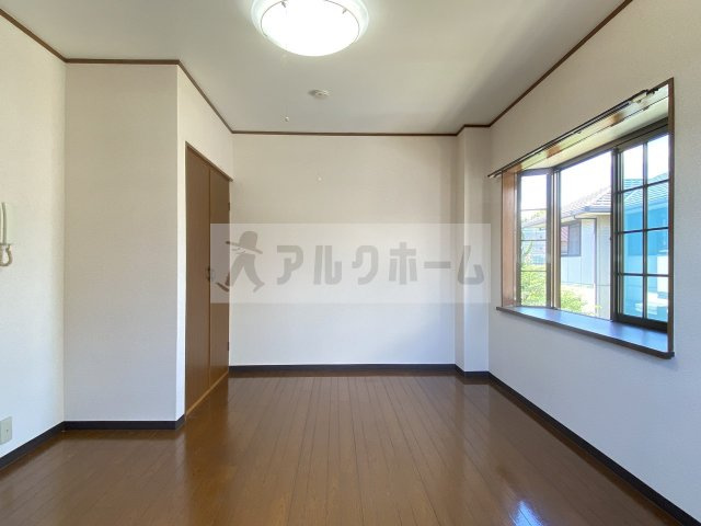 乾マンションの居間・リビング|乾マンション（柏原市国分本町）　居室スペース