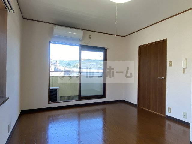 乾マンションの居間・リビング|乾マンション（柏原市国分本町）　居室スペース