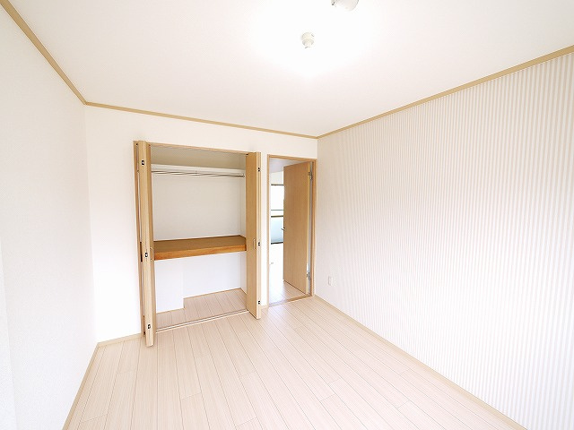 サンハイツ上村の洋室