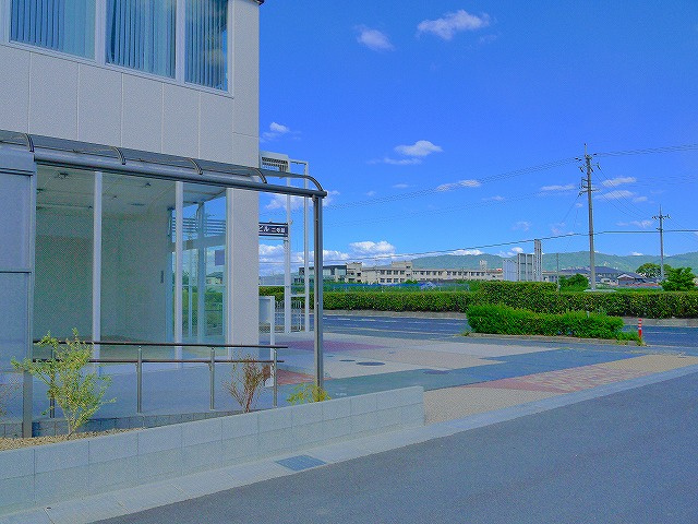 大和郡山市美濃庄町の店舗一部の外観