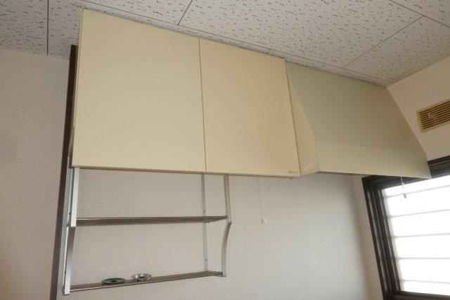 コーポ吉備路Ｂのキッチン|キッチン上収納