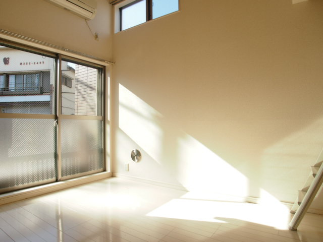 サニーサイド千葉の居間・リビング