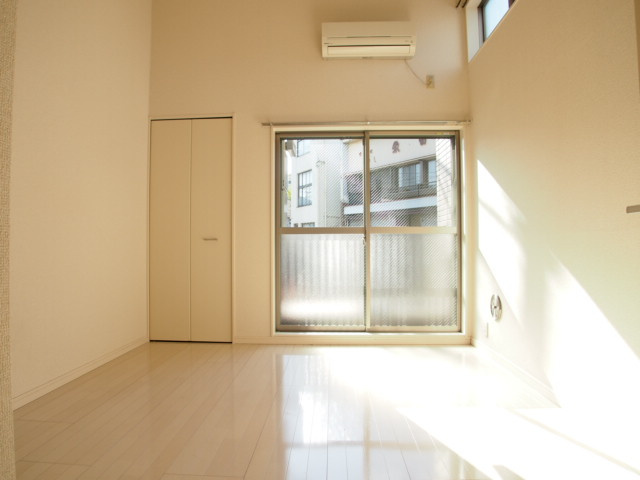 サニーサイド千葉の居間・リビング