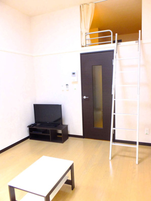 【居間・リビング】 | ボナール | ロフト付きのお部屋です