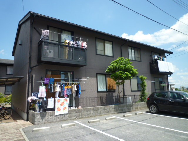倉敷市真備町岡田のアパートの外観