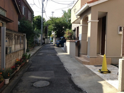 【周辺】 | メイプルコート(表参道賃貸一戸建て) | 前面道路