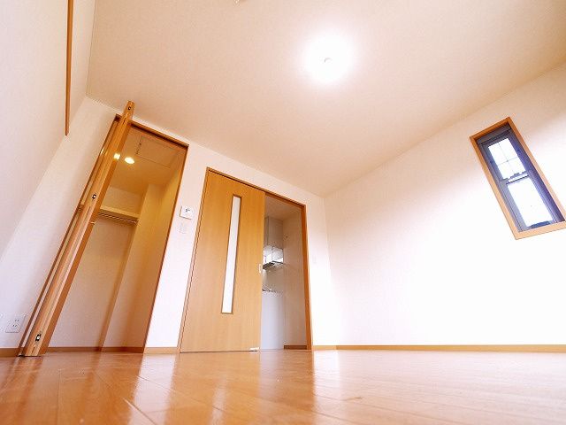 レーブ秋篠の内装