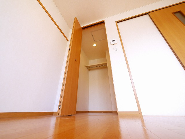 レーブ秋篠の収納