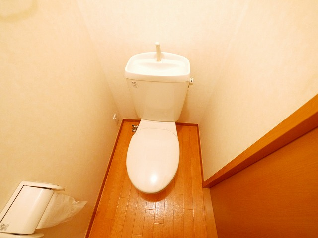 レーブ秋篠のトイレ