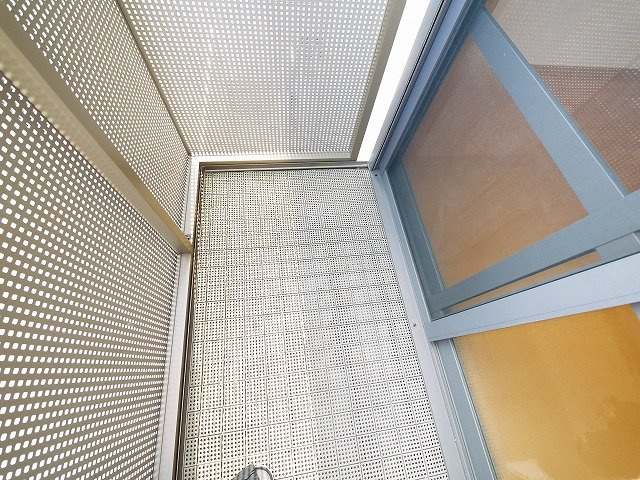 レーブ秋篠のバルコニー