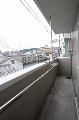 【バルコニー】 | サキゾーメゾン竹鼻 | 外からの目が気にならないバルコニーで洗濯物が干せます