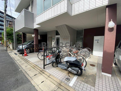 【エントランス】 | サキゾーメゾン竹鼻 | 落ち着いたエントランスです