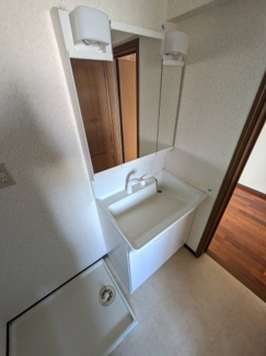 【洗面所】 | メゾン西口 | ゆったりとスペースのある洗面所