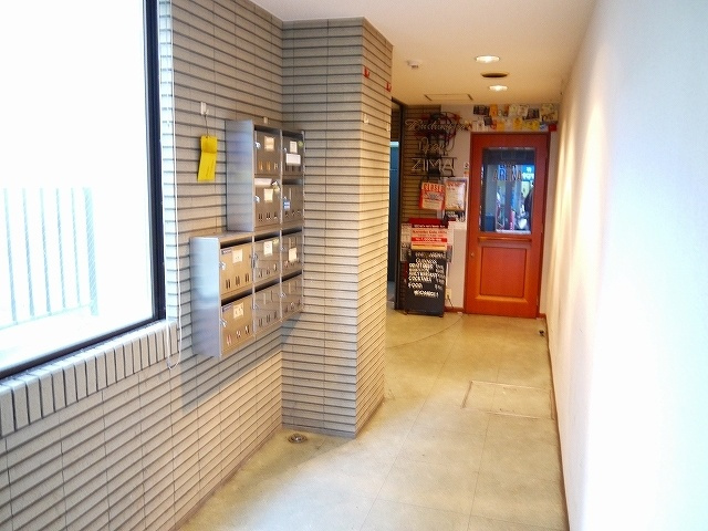 幸福相互富雄松本ビルのエントランス