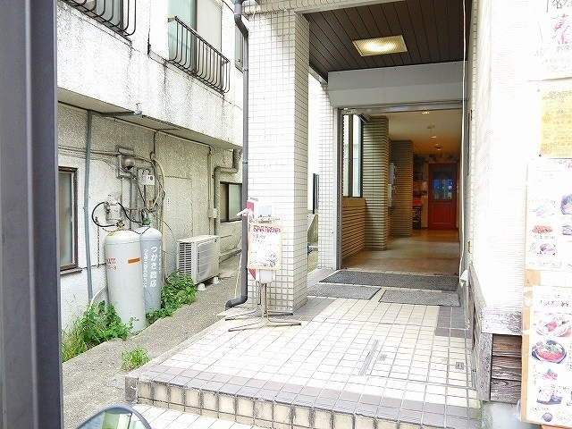 幸福相互富雄松本ビルの玄関