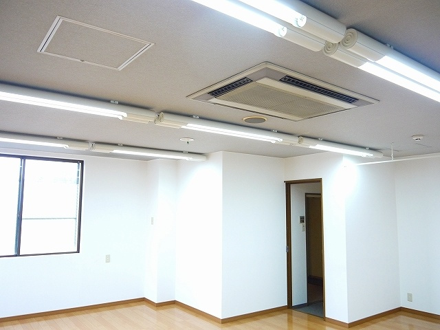 幸福相互富雄松本ビルの内装|明るい色調の室内です
