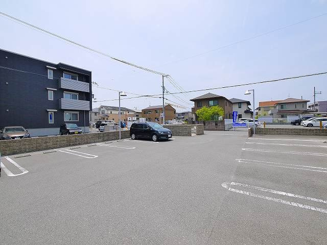 ひかりビルの駐車場