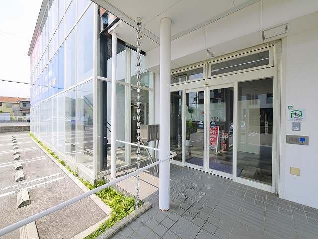 ひかりビルのエントランス