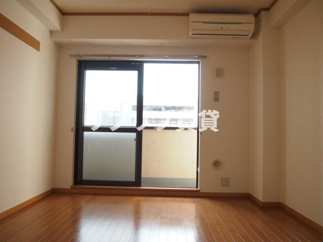 セモア中山の居間・リビング
